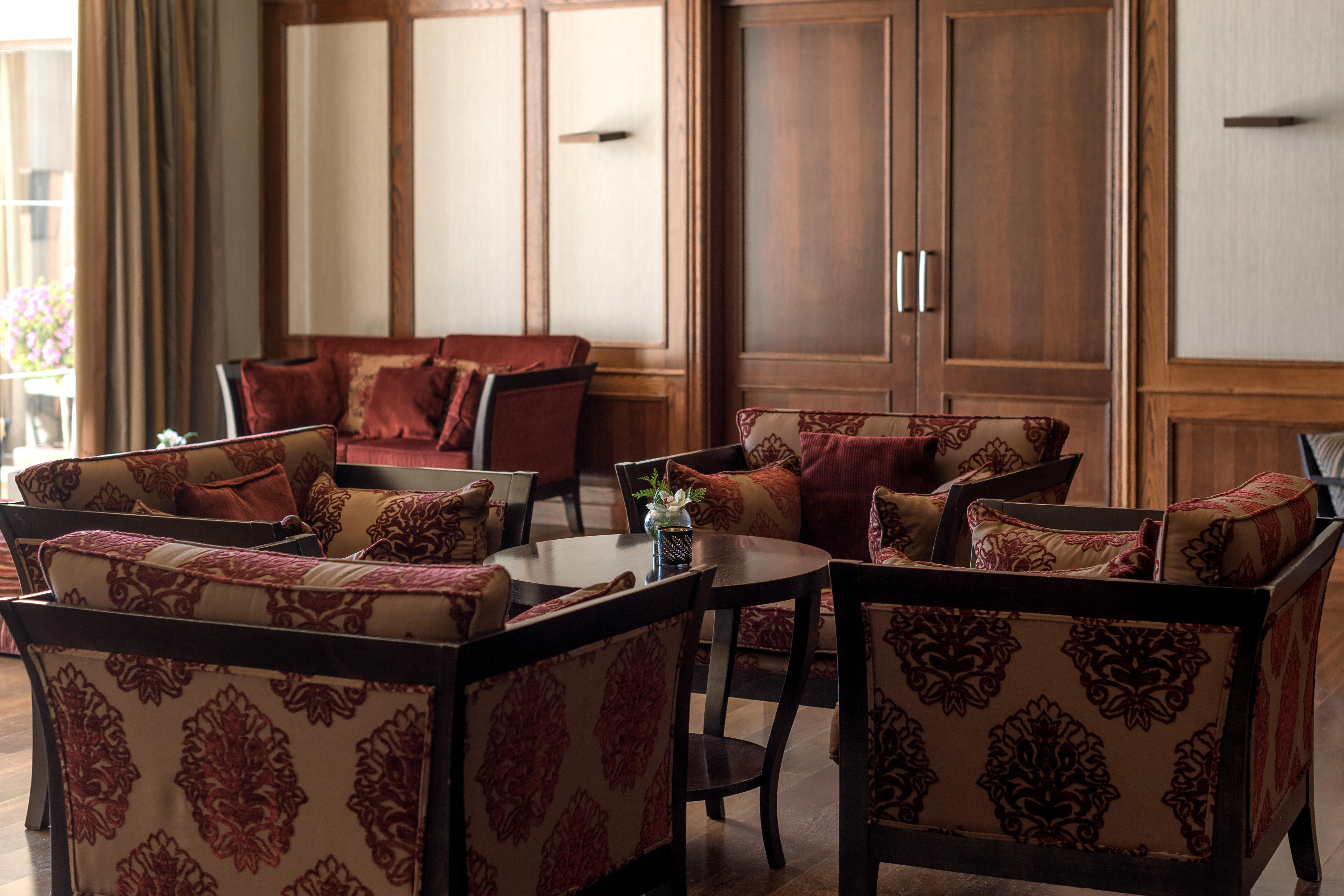 ดับเบิลทรี บาย ฮิลตัน ลา ตอเร กอล์ฟ แอนด์ สปา รีสอร์ต Hotel Roldan ภายนอก รูปภาพ The Library