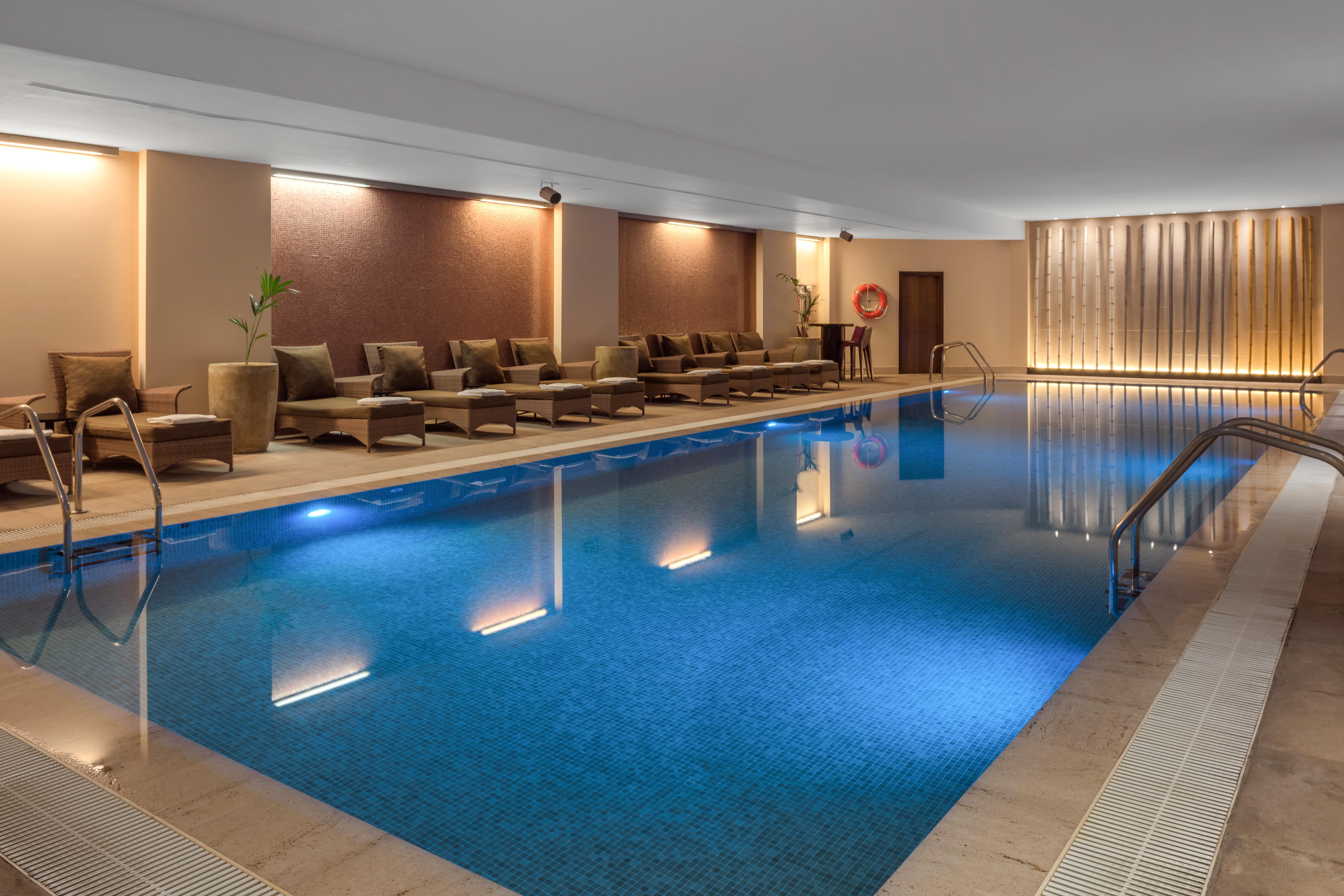 ดับเบิลทรี บาย ฮิลตัน ลา ตอเร กอล์ฟ แอนด์ สปา รีสอร์ต Hotel Roldan ภายนอก รูปภาพ The swimming pool at the hotel